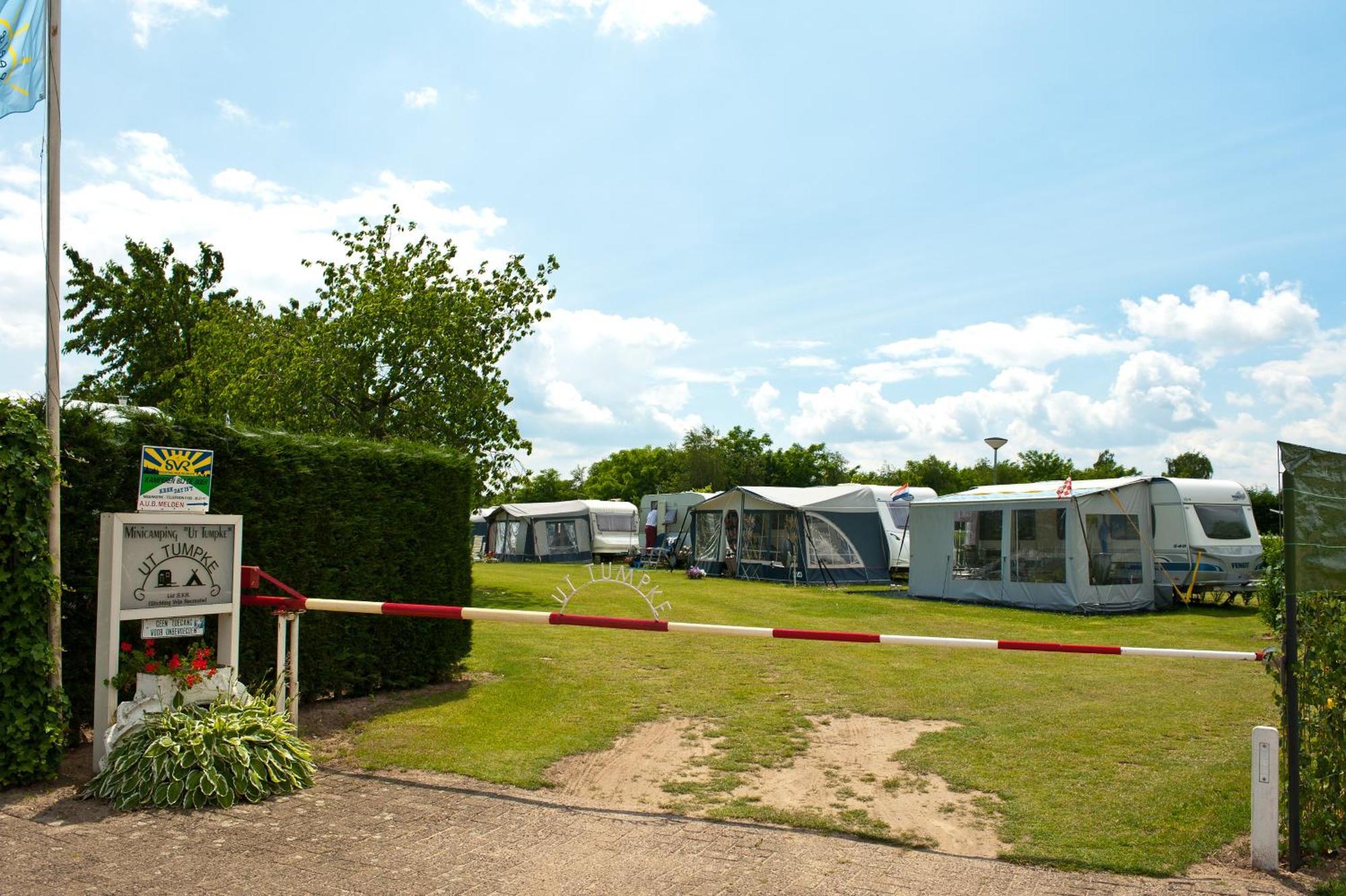 Camping En Vakantiewoning 'Ut Tumpke' Kessel  Exterior photo
